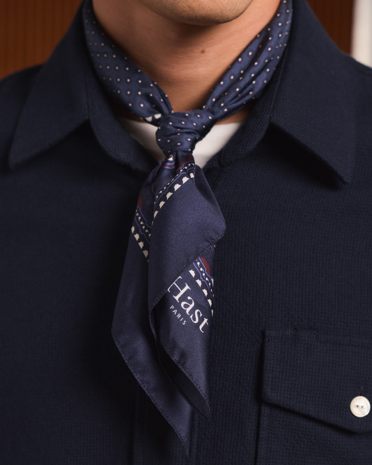 Foulard en soie gris à motif - 5