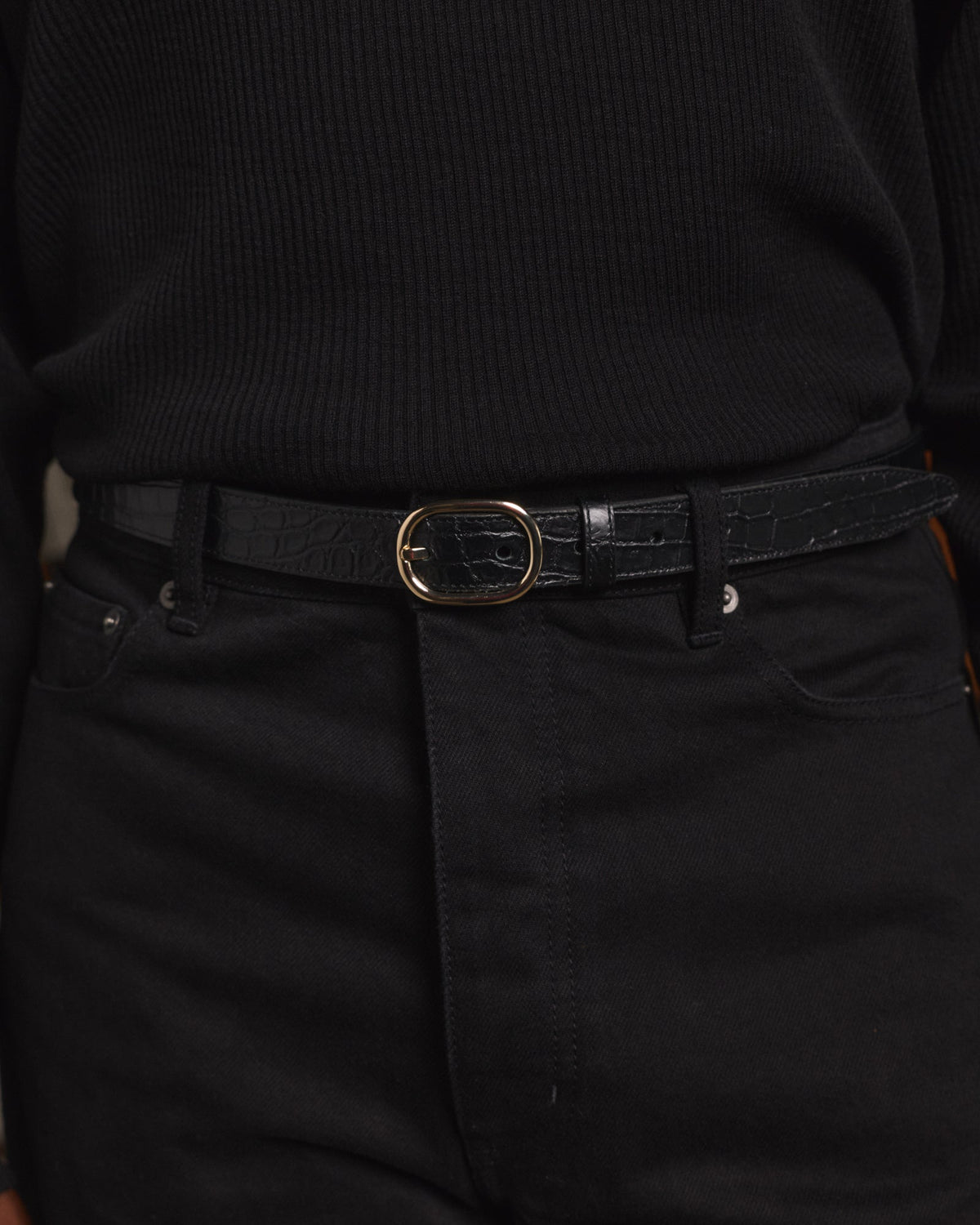 Ceinture en cuir noir embossée crocodile - 1