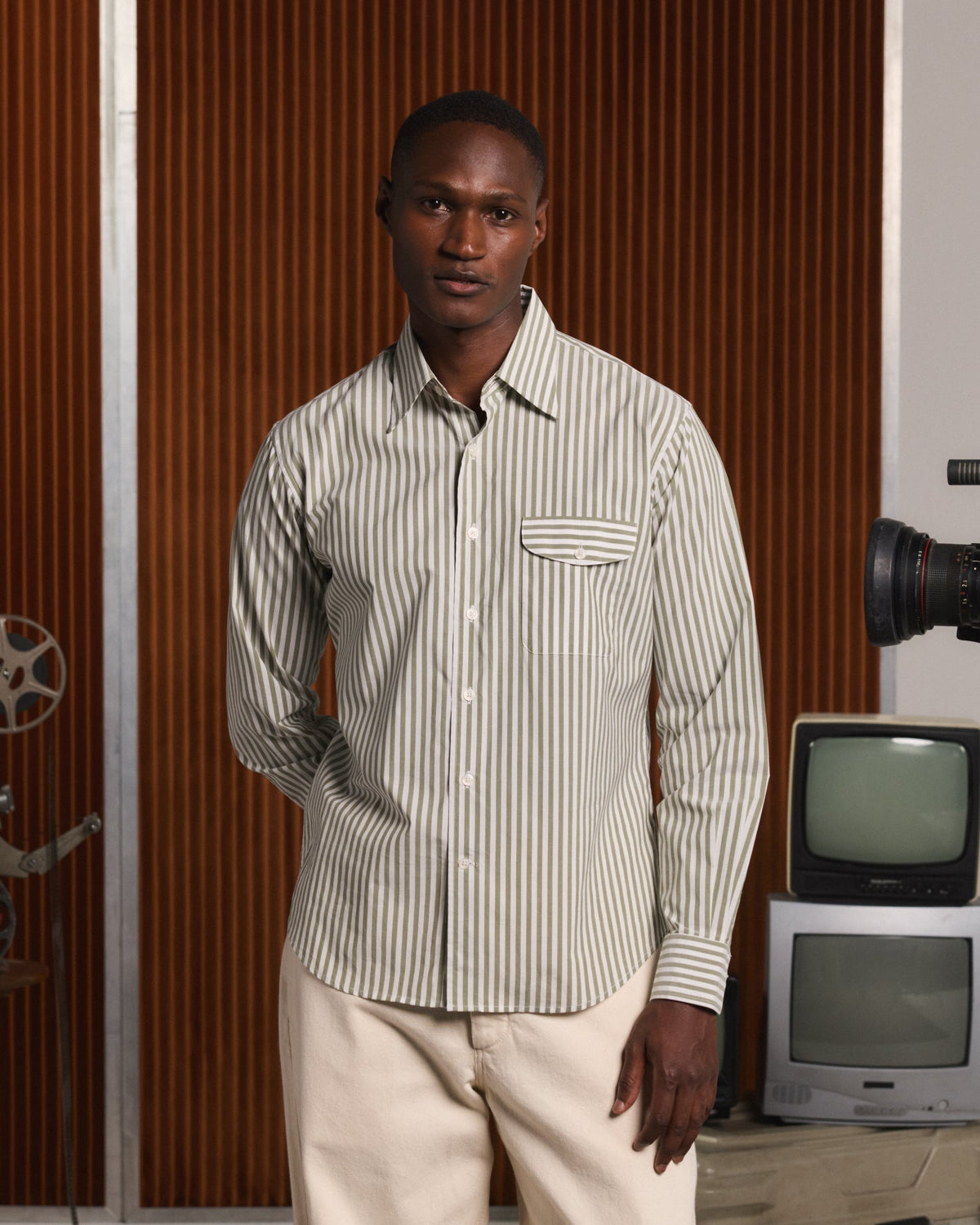 Chemise en popeline à rayures vertes et blanches - 1