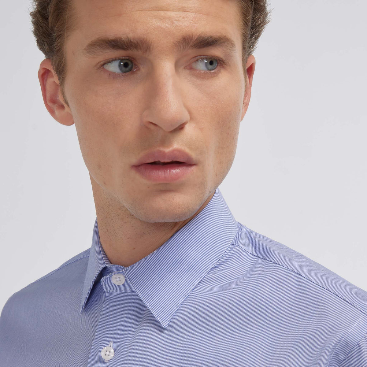 Chemise en popeline faux-uni à fines rayures bleues - 2
