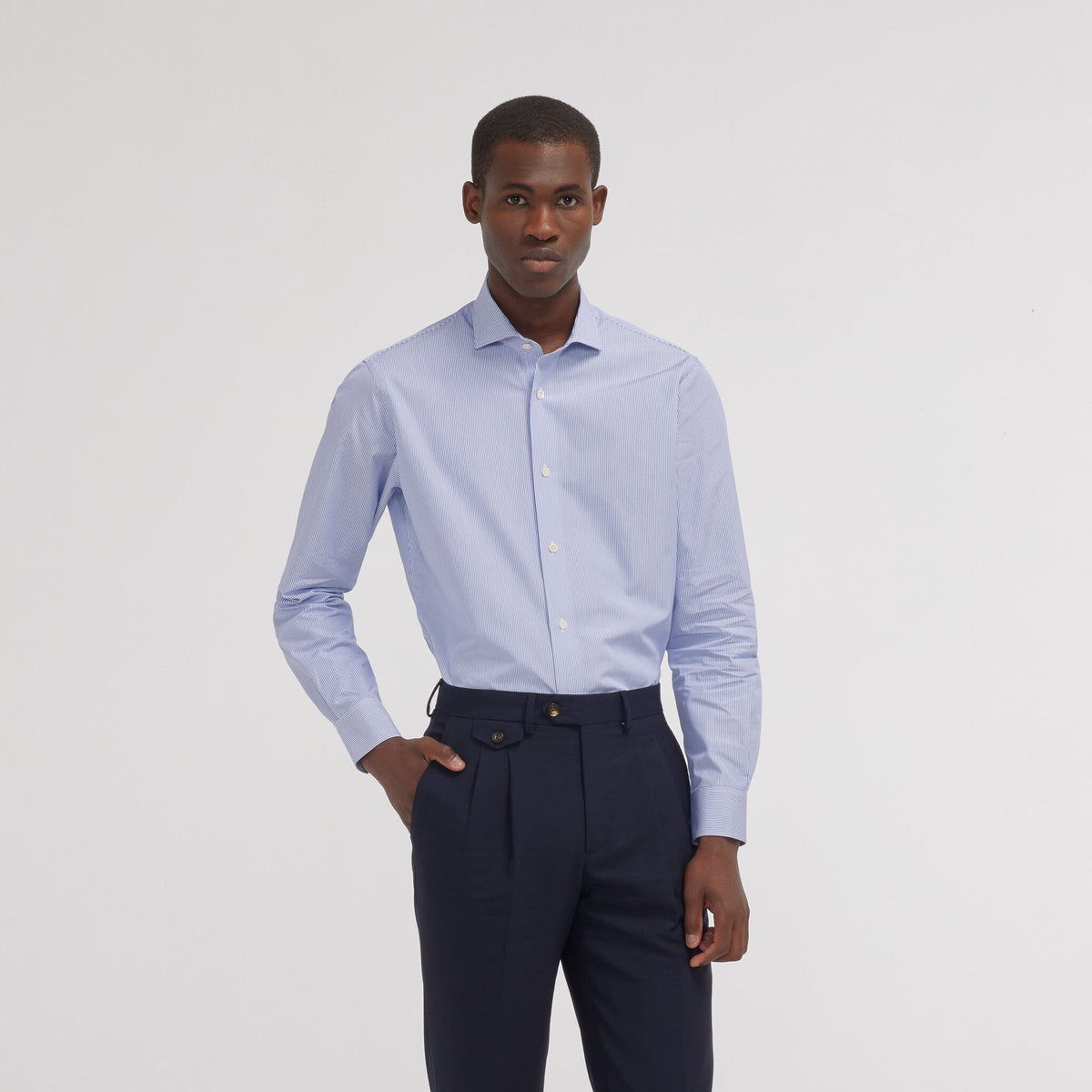 Chemise premium cintrée en popeline double retors à rayures bleues et blanches - 1
