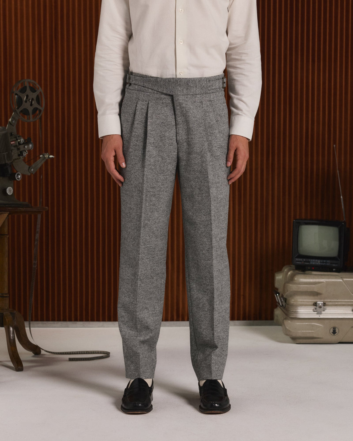 Pantalon gurkha en laine Donegal grise chinée - 1