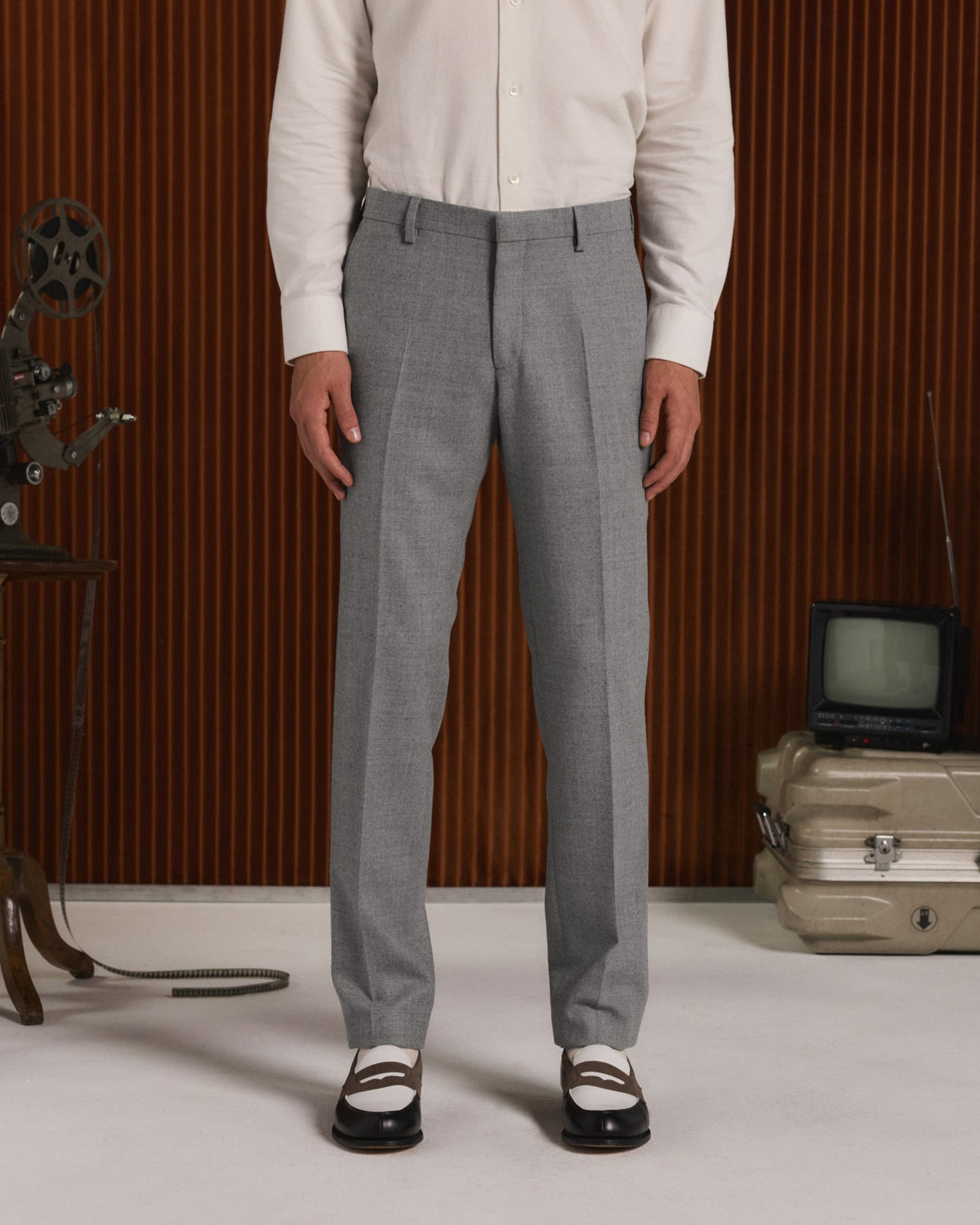Pantalon en flanelle de laine grise - 1