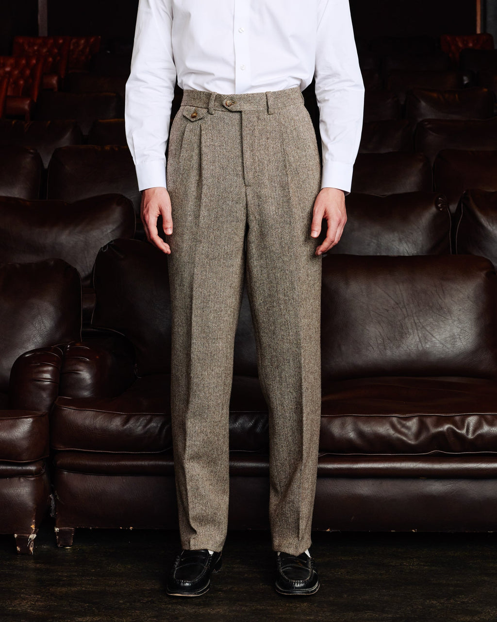Pantalon à pinces en laine chevrons marron - 1