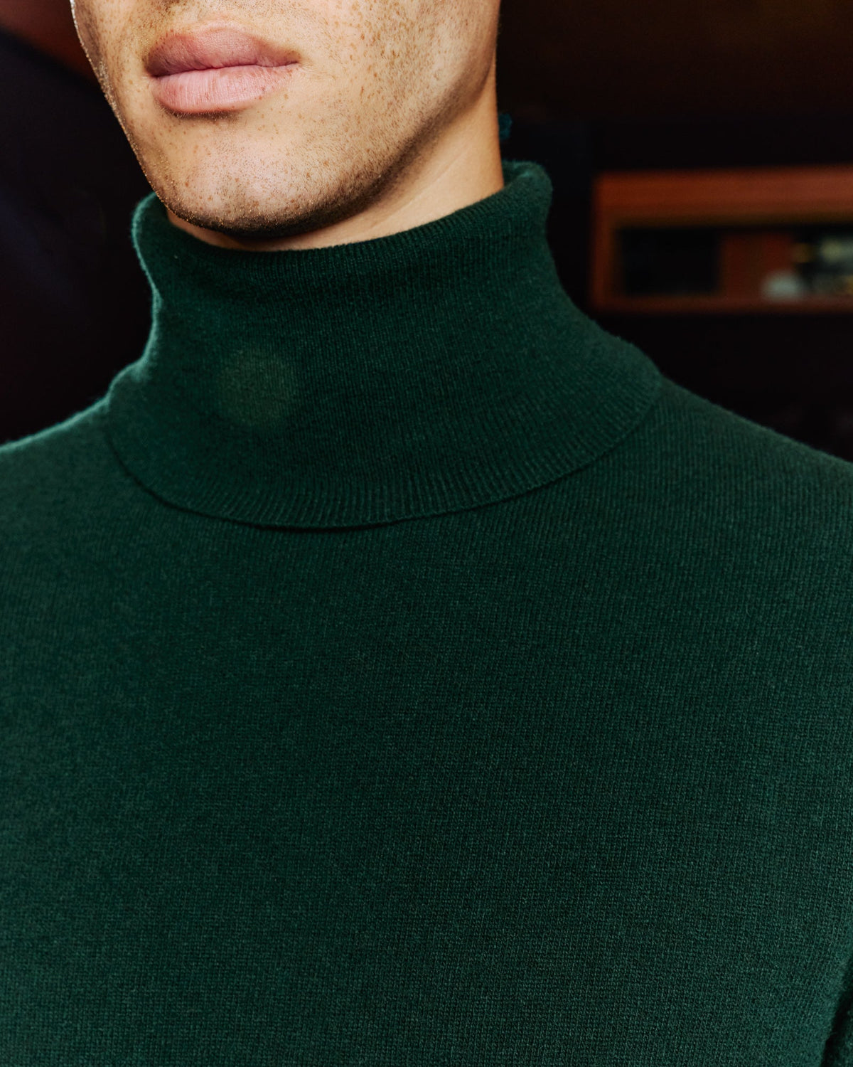 Pull col roulé en laine extrafine vert - 2