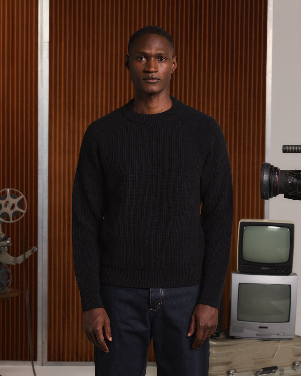 Pull col rond en laine vierge mérinos extrafine noir - 1