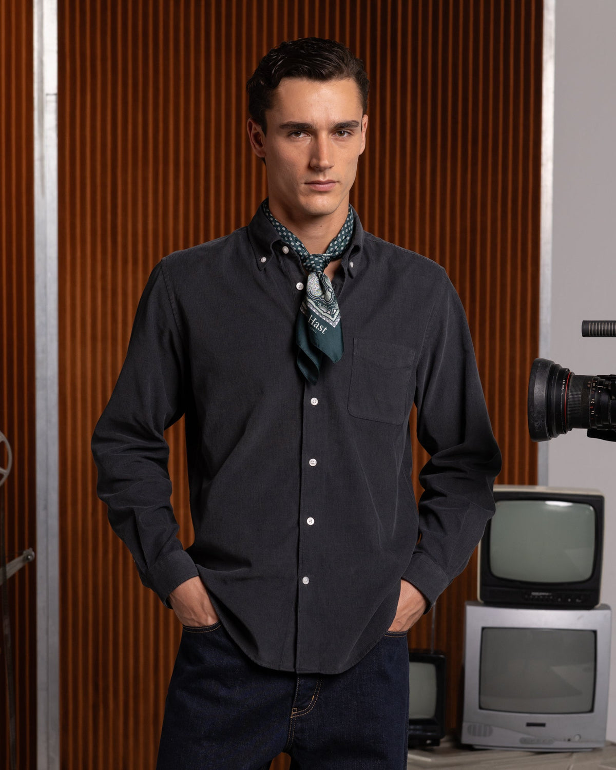 Chemise décontractée en velours côtelé bordeaux - 9