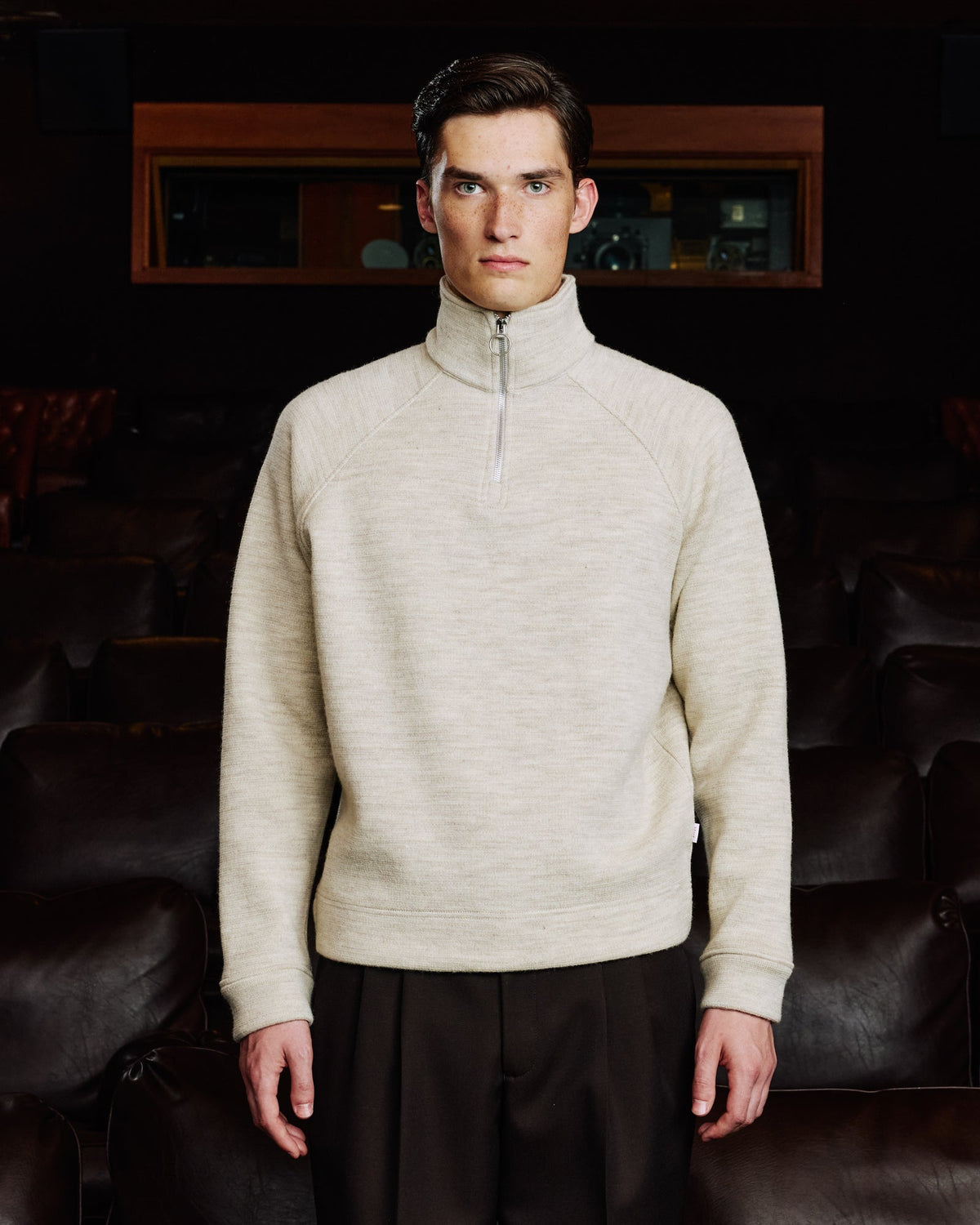 Sweat à col zippé en laine point milano écru - 1